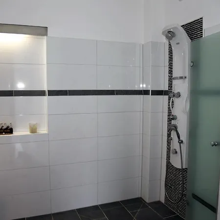 דירה Schoenberg - Schuster Raths Kate